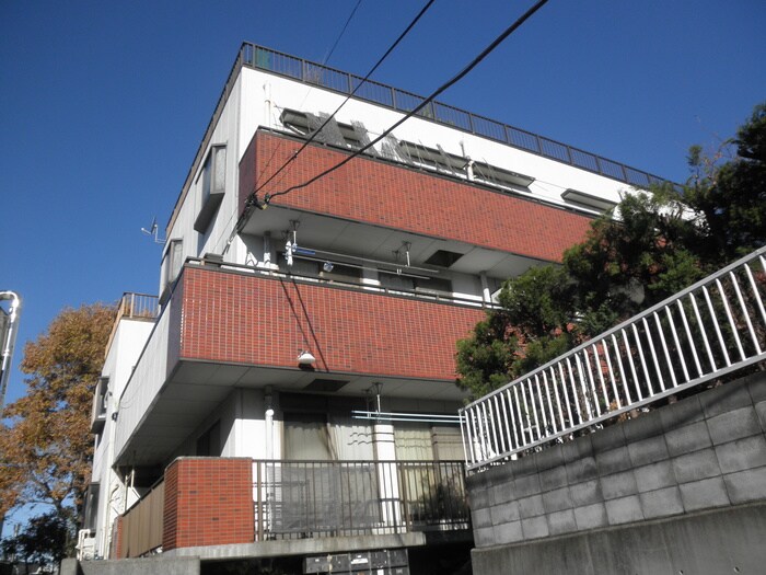 メゾン中白根（２Ｆ）の物件外観写真