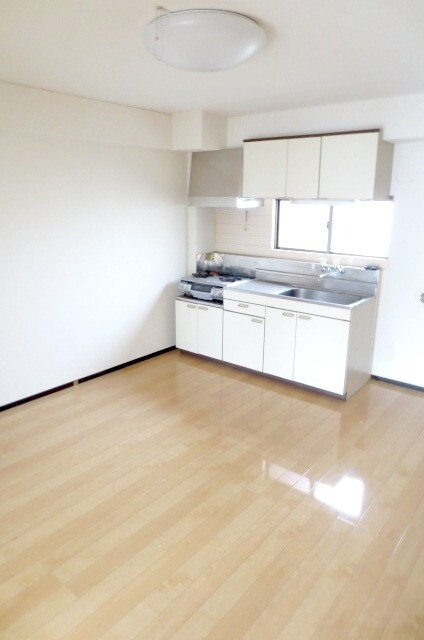 メゾン中白根（２Ｆ）の物件内観写真