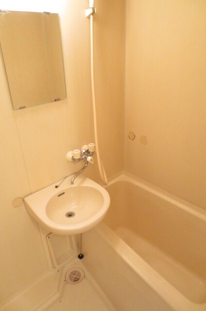 メゾン中白根（２Ｆ）の物件内観写真