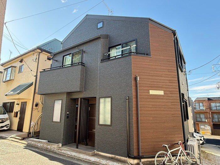 APRILE GOHONGIの物件外観写真