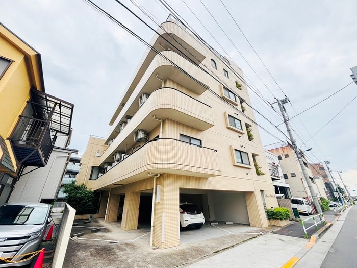 BEL、GRAVIA、TAKAHASHIの物件外観写真