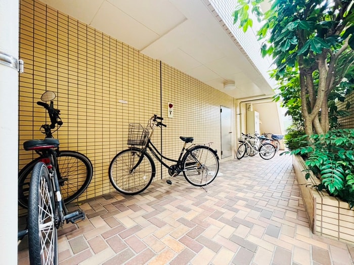 BEL、GRAVIA、TAKAHASHIの物件外観写真