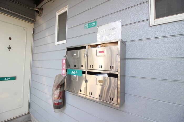 ファミール鶴園の物件外観写真