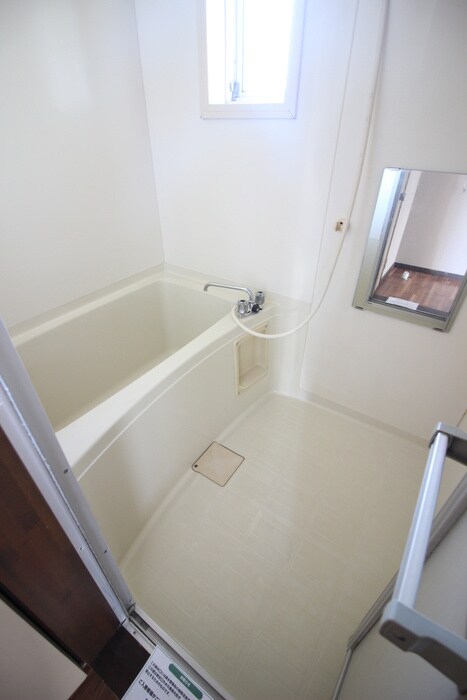 ファミール鶴園の物件内観写真