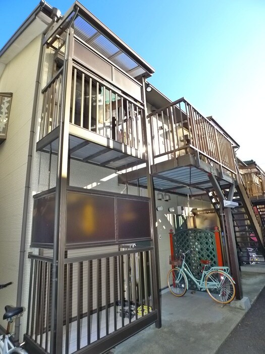 バ－ドハイツの物件外観写真