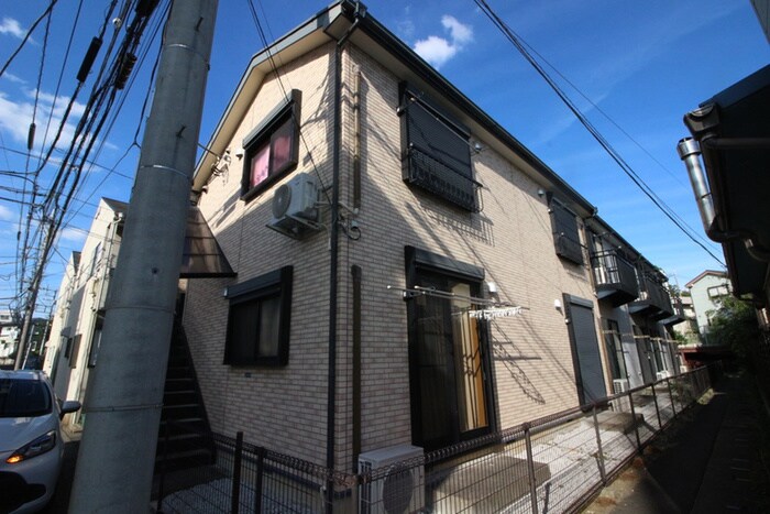 ファーストクオーターの物件外観写真