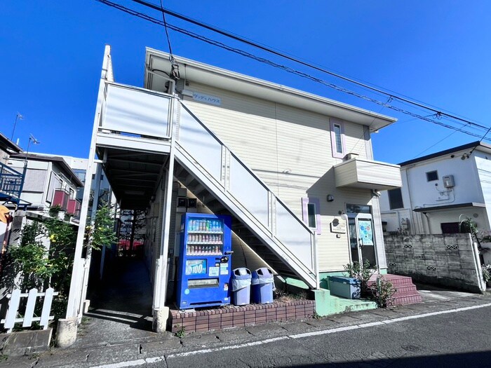 グッディハウスの物件外観写真