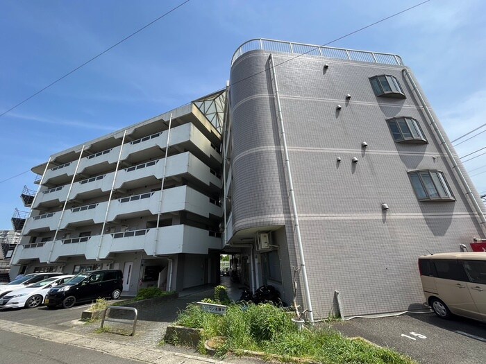 シャロン本厚木の物件外観写真