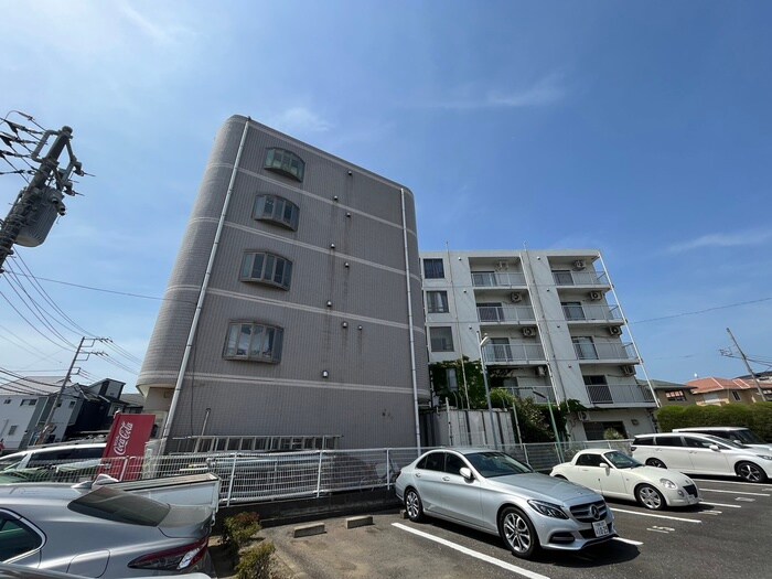 シャロン本厚木の物件外観写真