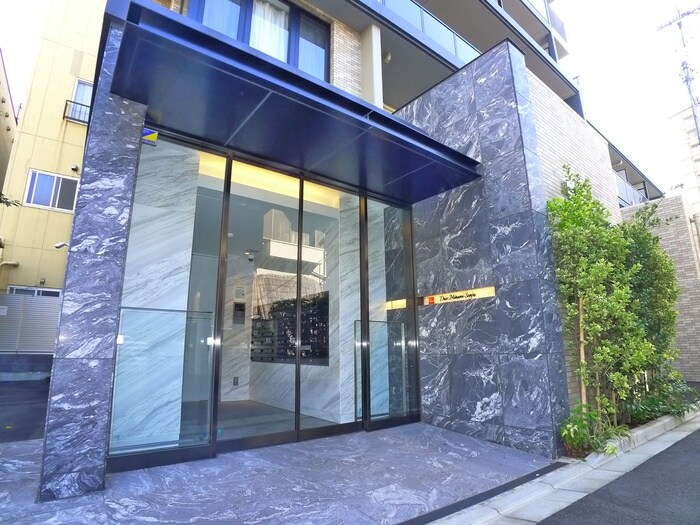 ドゥーエ南千住の物件外観写真