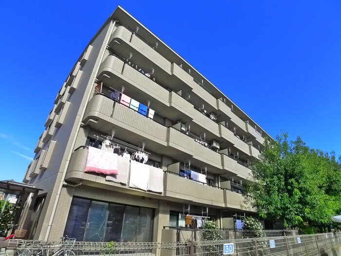 リファインド　レリシュの物件外観写真