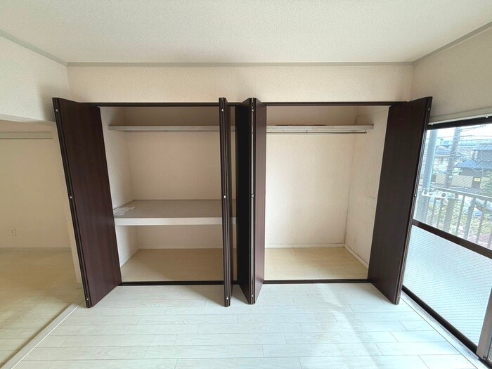 テラスフロ－ラⅢの物件内観写真