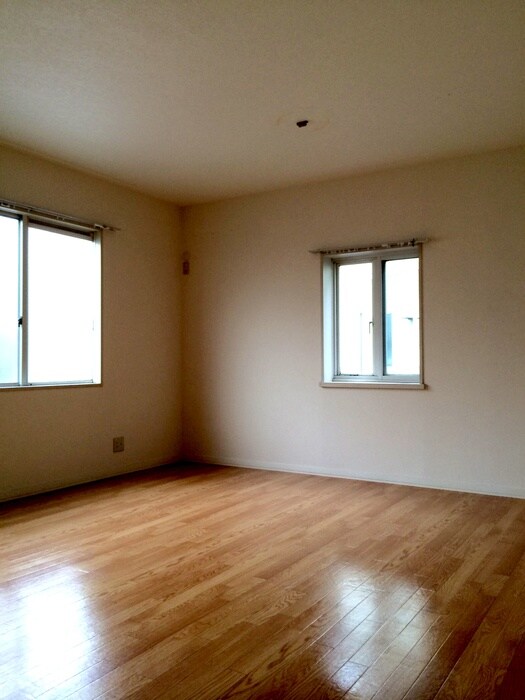 ルミエ－ルＫ－Ⅳの物件内観写真