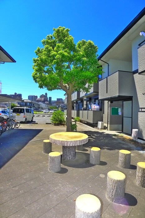 ロイヤル・スクエアAの物件外観写真