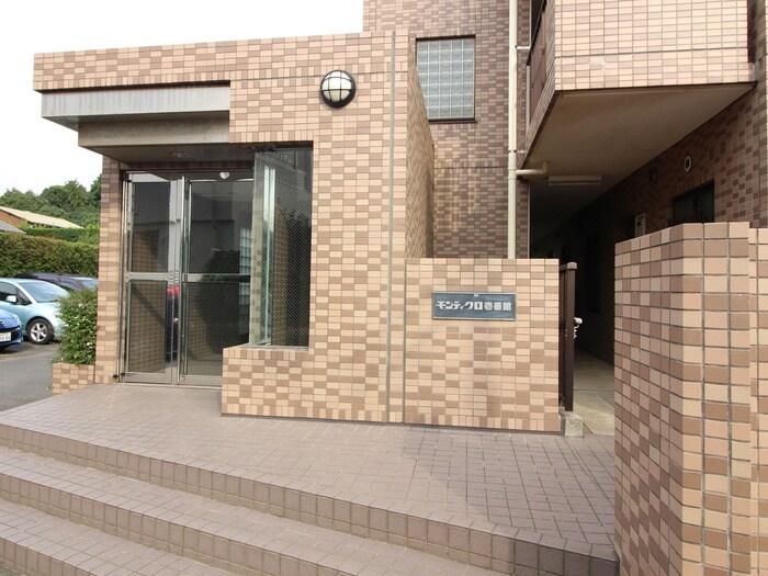 モンティクロ壱番館の物件外観写真