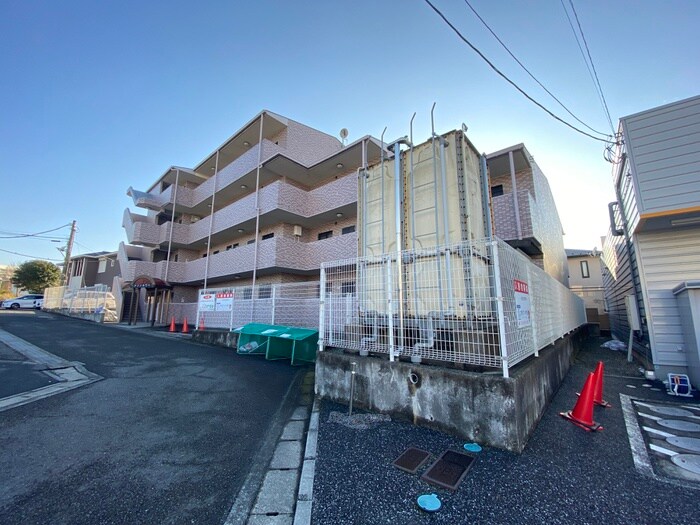 メゾンカワベの物件外観写真