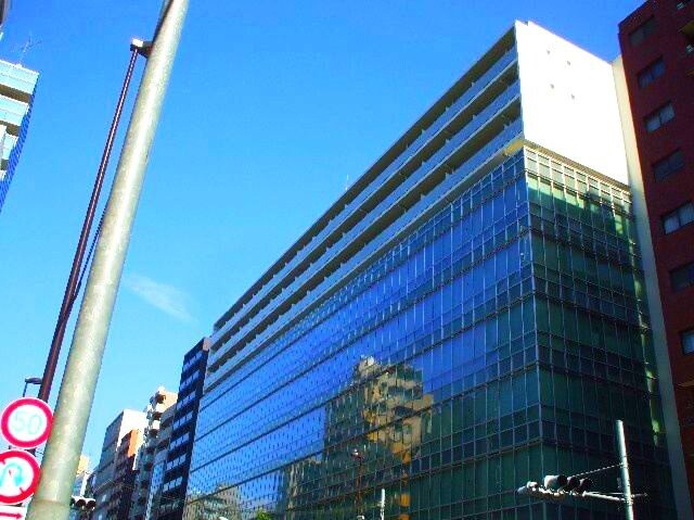 ラクアスレジデンス東新宿の物件外観写真