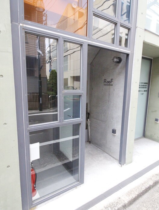 ＲＯＯＦ明大前の物件外観写真