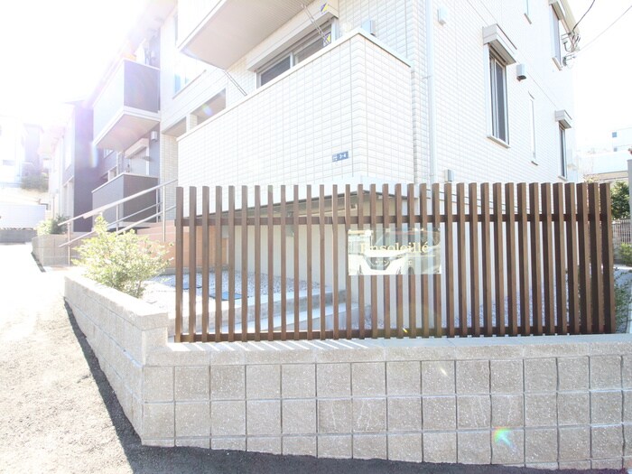 アンソレイエの物件外観写真