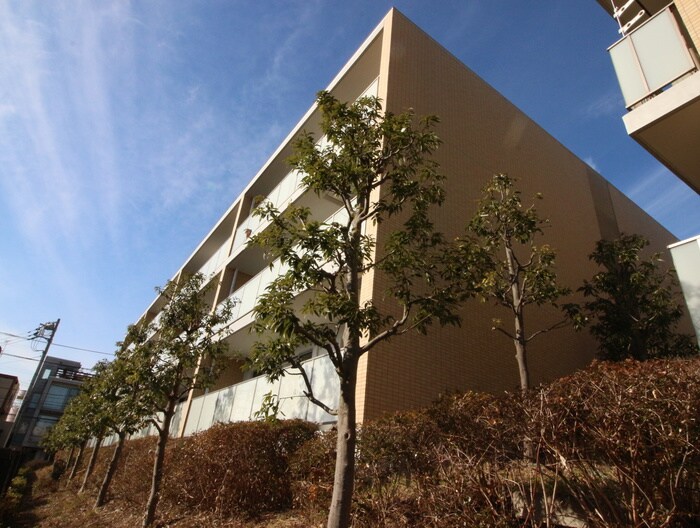 コンフォリア鷺沼三丁目の物件外観写真