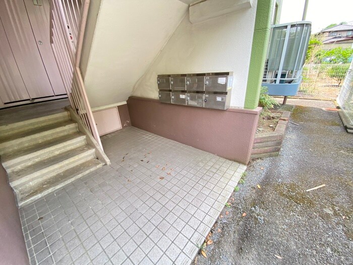 府川マンションの物件外観写真