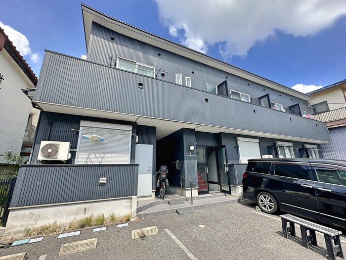 ＰＬＵＳ　ＨＯＵＳＥの物件外観写真