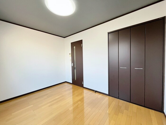 ＰＬＵＳ　ＨＯＵＳＥの物件内観写真