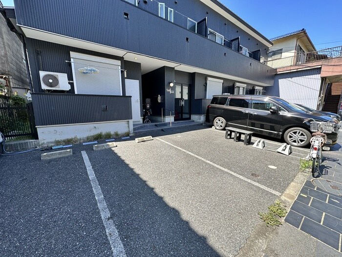 ＰＬＵＳ　ＨＯＵＳＥの物件外観写真