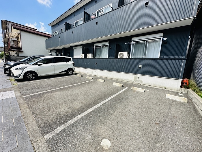 ＰＬＵＳ　ＨＯＵＳＥの物件外観写真