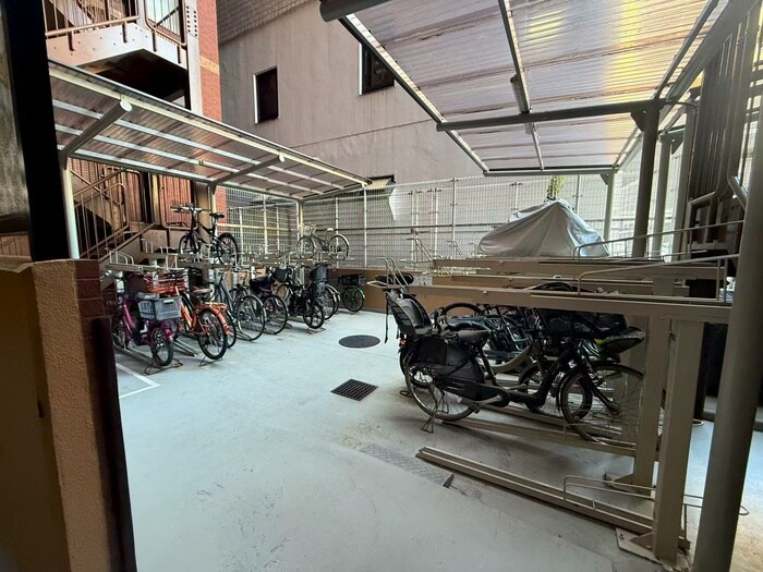 ｱｰﾙ･ｹｰﾌﾟﾗｻﾞﾍﾞｲｻｲﾄｳﾞｭｰ横濱(206)の物件外観写真