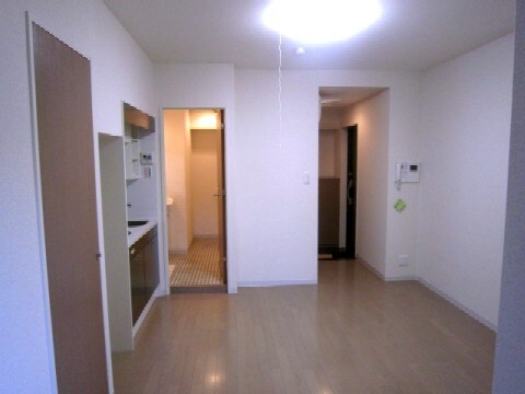 シャンブリ－ズ三越前の物件内観写真