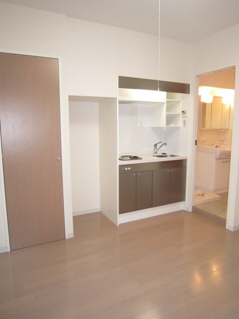 シャンブリ－ズ三越前の物件内観写真