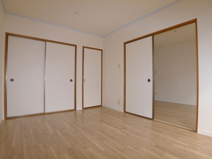 ファーストヴューラ八番館の物件内観写真