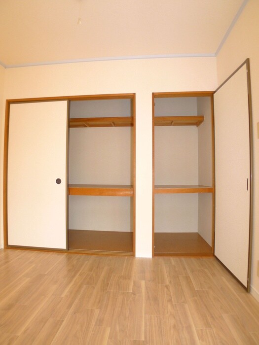 ファーストヴューラ八番館の物件内観写真