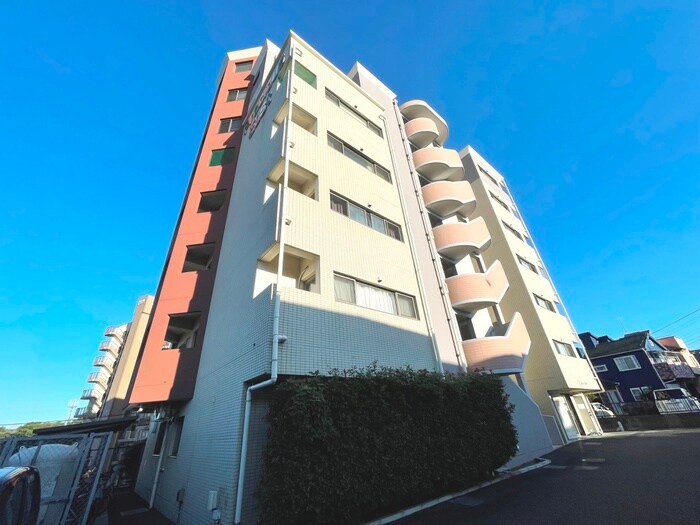 プレシャスイ－ストの物件外観写真