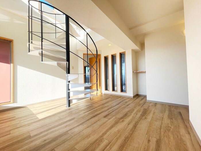 プレシャスイ－ストの物件内観写真