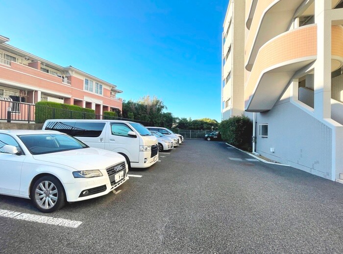 プレシャスイ－ストの物件外観写真