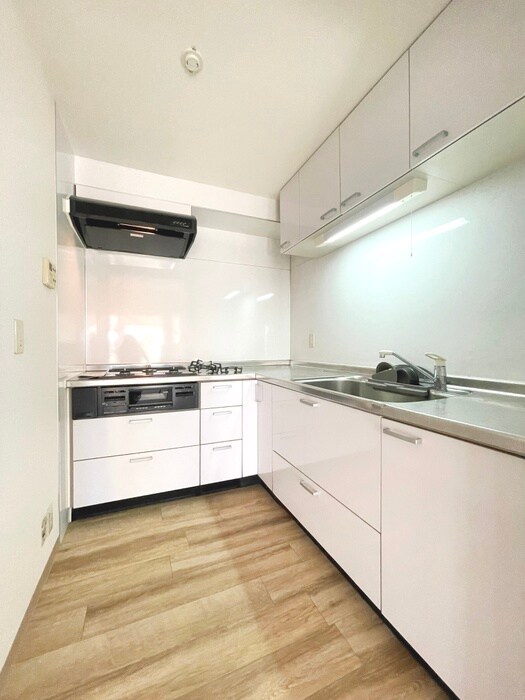 プレシャスイ－ストの物件内観写真