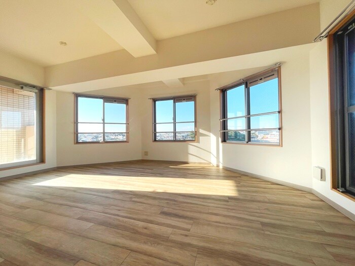 プレシャスイ－ストの物件内観写真