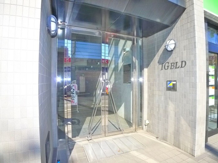 イイノガ－デンビルの物件外観写真