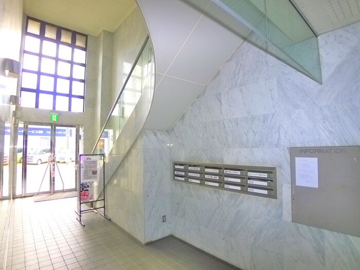 イイノガ－デンビルの物件外観写真