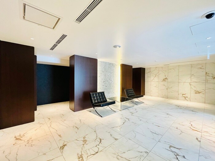 シーズンフラッツ新御徒町の物件外観写真