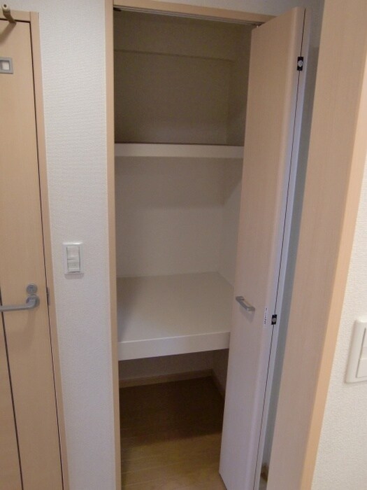 フィオ－レⅤの物件内観写真