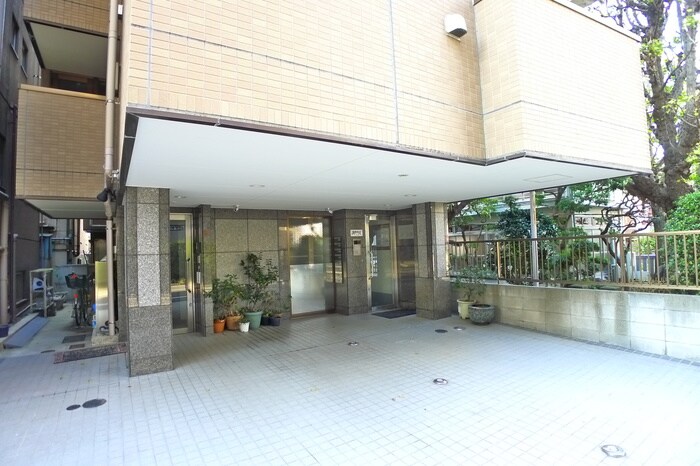 Garden　Palace 早稲田(1Ｆ～3F)の物件外観写真