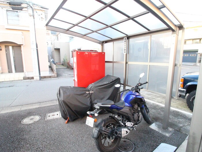 パーシモンコートの物件外観写真