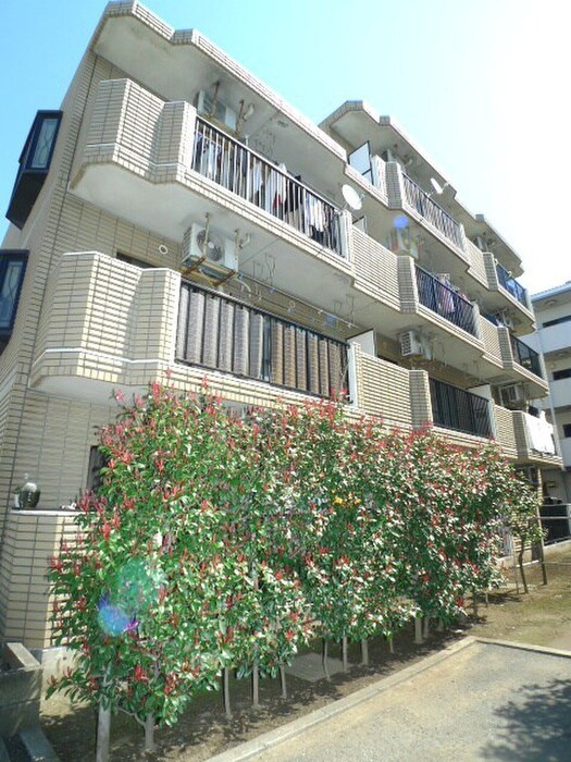 ロイヤルの物件外観写真