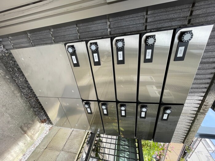 ホワイトレジデンスの物件外観写真