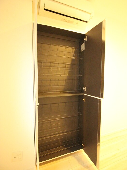 ホワイトレジデンスの物件内観写真