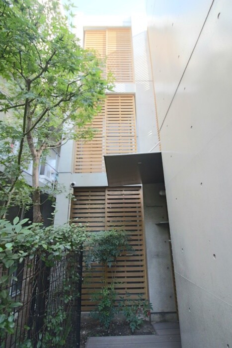 コートヤード五本木の物件外観写真