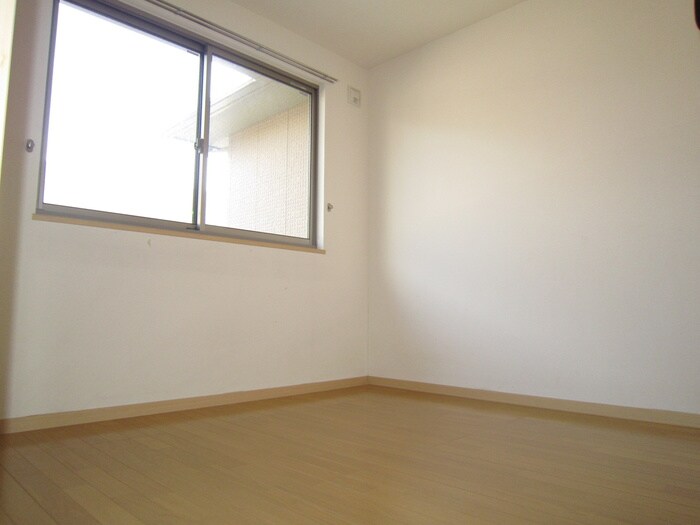 ブリ－ズ東海神Ａの物件内観写真